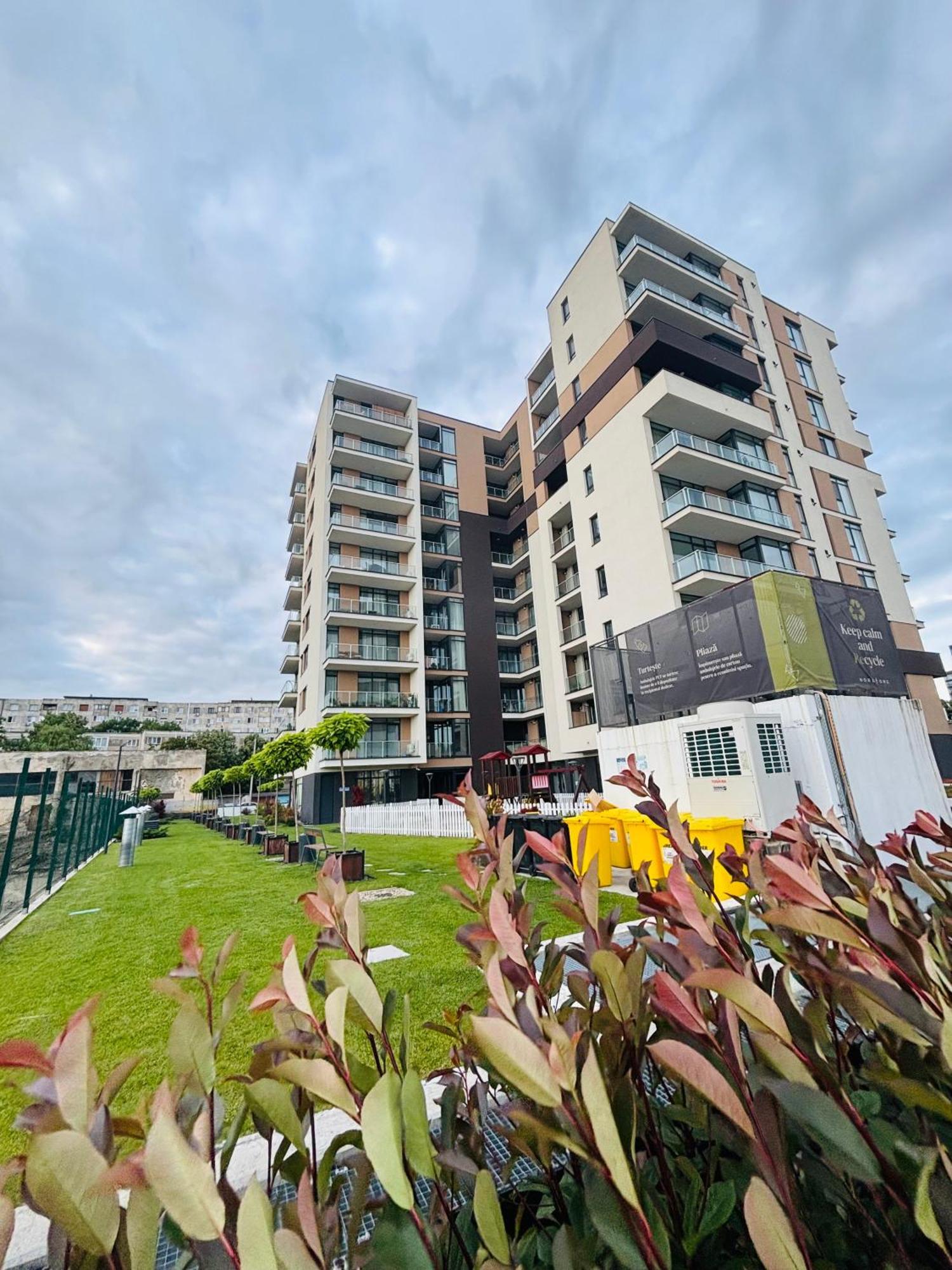 One Apartments Nordone Iulius Town Тимишоара Экстерьер фото
